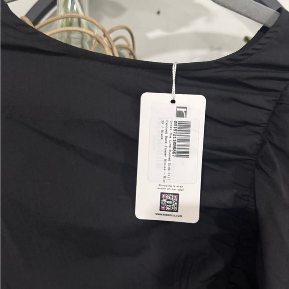 Rebdolls Black Ruched Blouse plus size 2x - Picture 4 of 8